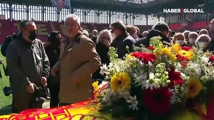Göztepe'nin efsane ismi Fevzi Zemzem İzmir'de son yolculuğuna uğurlandı