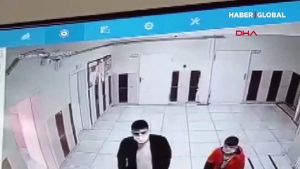 Diyarbakır'da çocuğunun öğretmenine gözü önünde saldıran veli kamerada