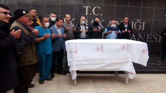 POLİS MEMURU TARTIŞTIĞI HEMŞİRE EŞİNİ ÖLDÜRÜP, ARKADAŞINI YARALADI