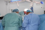 فريق طبي يفلح في إجراء عملية جراحية على قلب مفتوح