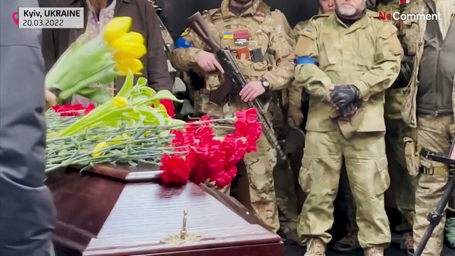 تصاویری از مراسم تشییع پیکر یکی از سربازان ارتش اوکراین در کی‌يف