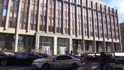 İşyeri tabelalarında "yabancı" alfabe kullanımına tepki