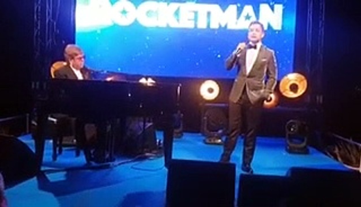 Elton John, en duo avec la star de son biopic