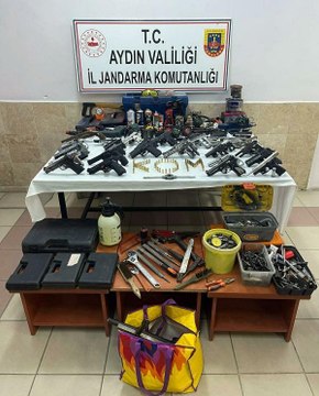 Son dakika haber | CEPHANELİK GİBİ EVE JANDARMA OPERASYONUNDA 1 TUTUKLAMA