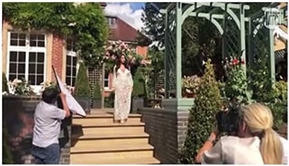 Nabilla, dans les coulisses d'une séance photo exclusive