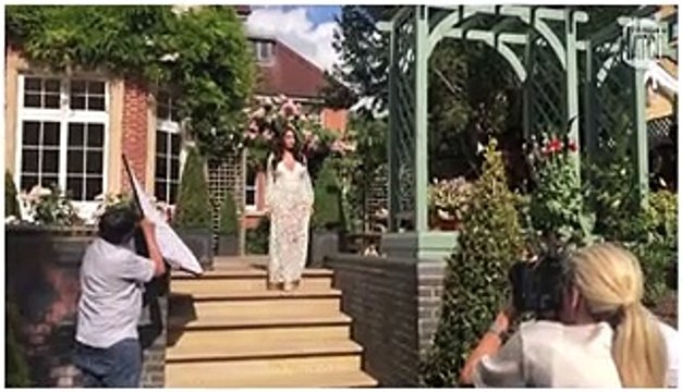 Nabilla, dans les coulisses d'une séance photo exclusive