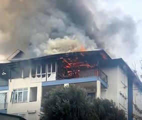 Son dakika haberi: Çatı katında çıkan yangın paniğe neden oldu