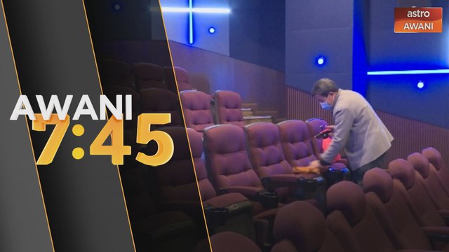 Warga Chongqing tonton filem rai Tahun Baru Cina