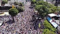 Venezuela : l'incroyable vidéo de la foule à Caracas pour soutenir Guaido