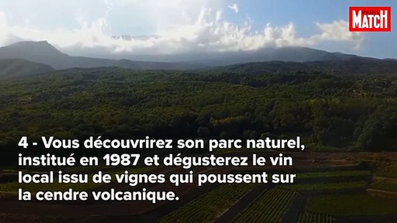 EVASION : Etna : le volcan qui souffle des ronds de fumée