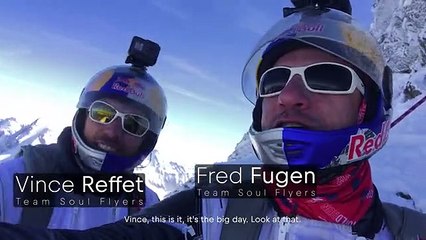 L’incroyable défi des Soul Flyers : en wingsuit, ils rentrent dans un avion en vol