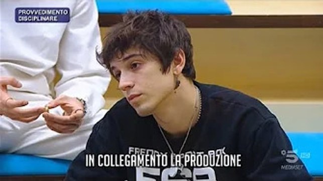 Alex e Sissi infrangono il regolamento di Amici: la produzione costretta ad un nuovo provvedimento d