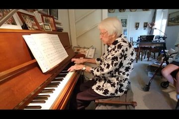97-year-old Phyllis Davey plays the piano
