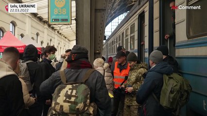 بدون تعليق: أوكرانيون نازحون يصلون إلى محطة لفيف هربا من القصف