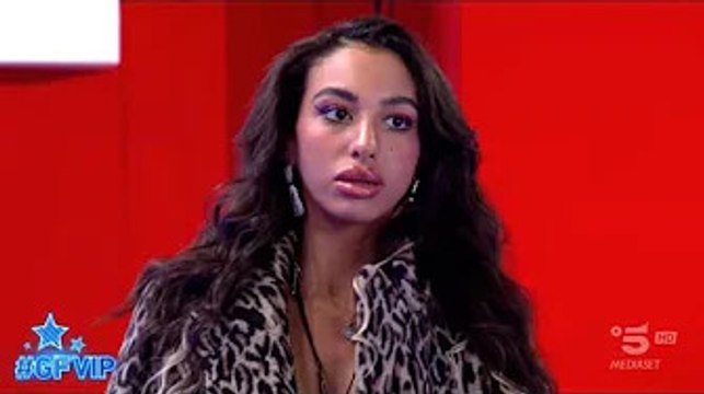 Lulù Selassié si arrabbia con sua sorella Jessica: Non sei normale, vattene La scorsa notte è stat