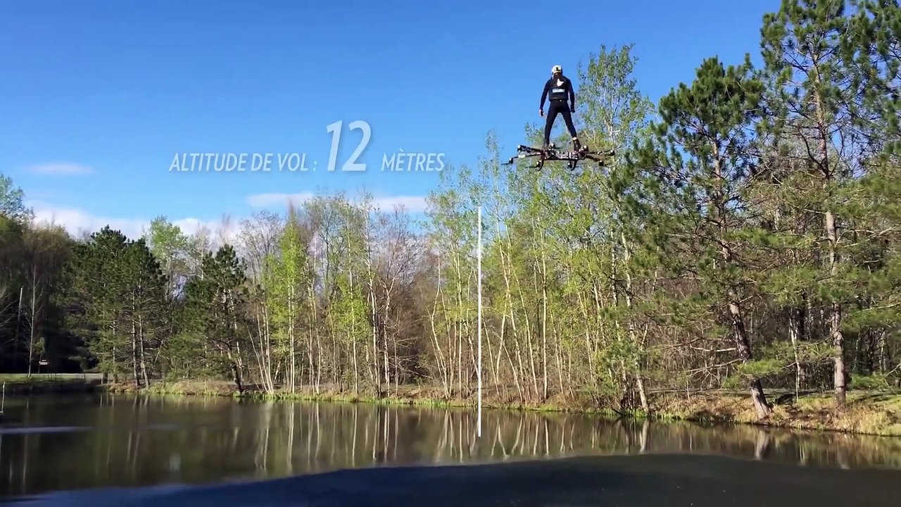 L'homme Hoverboard