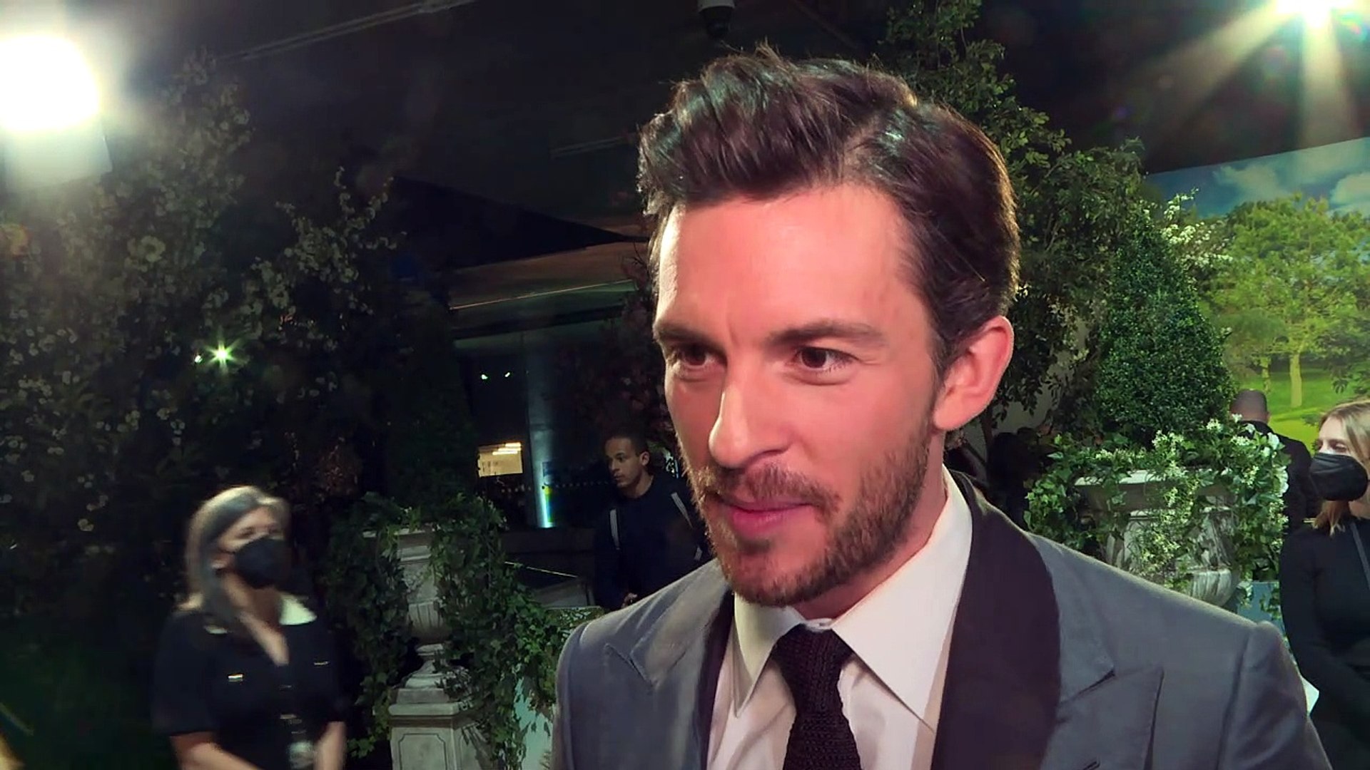 ⁣'MY CROTCH SPLIT!' Jonathan Bailey on Bridgerton sex scenes!