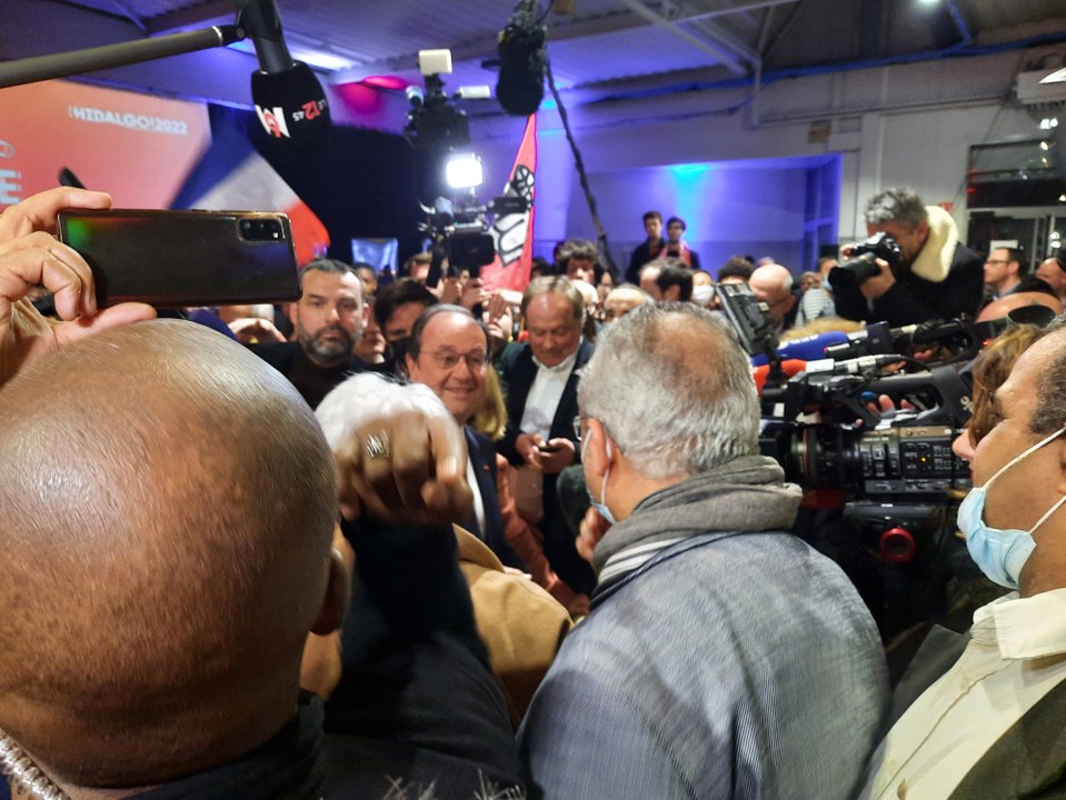 Au meeting de Anne Hidalgo à Limoges, François Hollande appelle à une "initiative pour reconstruire la gauche" après la présidentielle