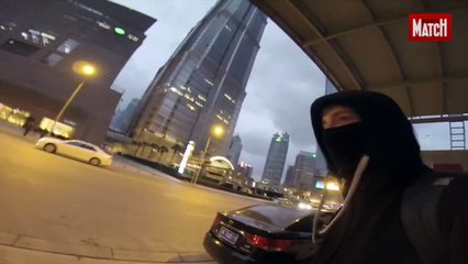 La tour qui s'élève au-dessus des nuages