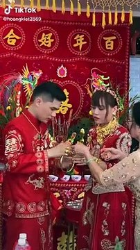 Cô dâu người dân tộc Hoa đeo vàng nhiều nhất Bạc Liêu