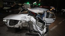 TIR’a çarpan otomobilin sürücüsü öldü