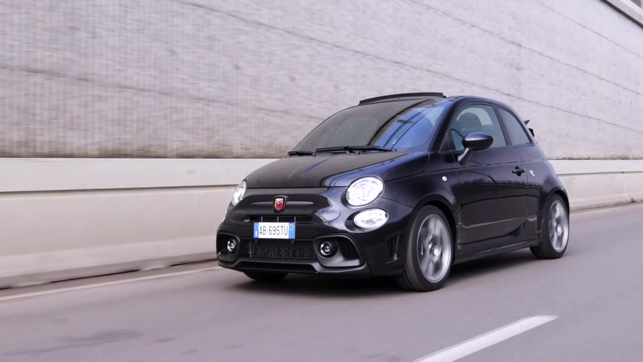 Der 132 kW (180 PS) starke Abarth 695 - das Spitzenmodell der Baureihe