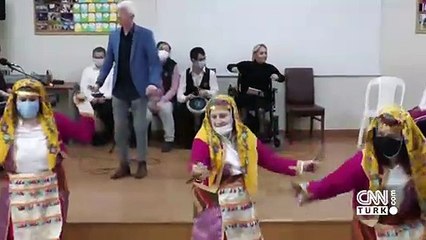 Engelleri böyle aşıyorlar...