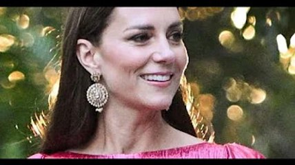 Kate Middleton étourdit en robe rose vif dans son premier look glamour de la tournée des Caraïbes
