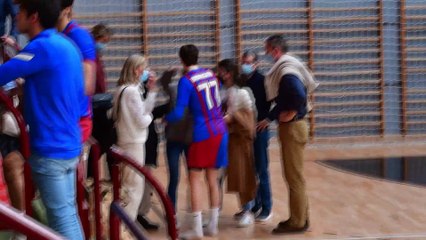 La familia de Pablo Urdangarin se acerca al joven tras el partido