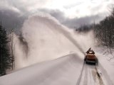 Mart bitti, kar esareti bitmedi: 2 metre karla zorlu mücadele