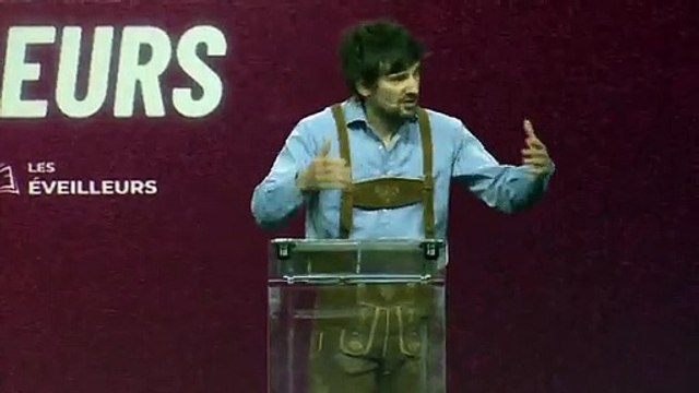 Regardez l'humoriste Gaspard Proust à la soirée de Valeurs Actuelles : A fin, tout le monde rentre à la maison en se disant : au fond, Zemmour a raison - VIDEO