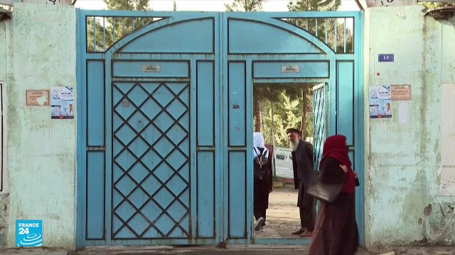 طالبان تغلق المدارس الثانوية للفتيات بعد ساعات من إعادة فتحها