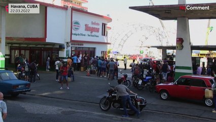 Long queues for petrol in Cuba