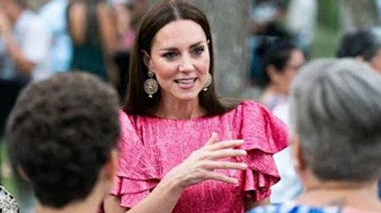 Meghan Markle fans fume at 'DupliKate' as Duchess accused of 'copying' on tour