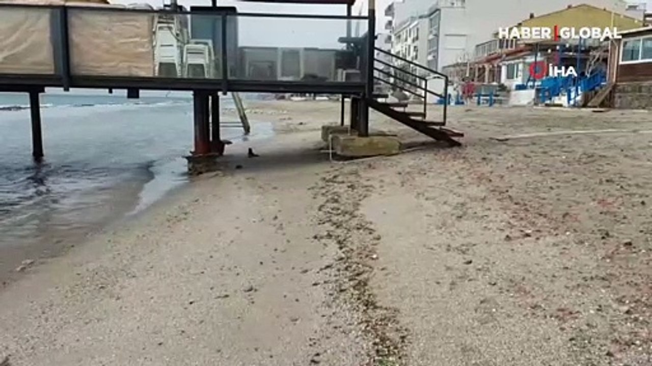  Tekirdağ’da deniz 15 metre çekildi: Kral yolu ortaya çıktı