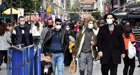 Prof. Dr. Şener: Sonbahardan itibaren vakalar tekrar yükselebilir