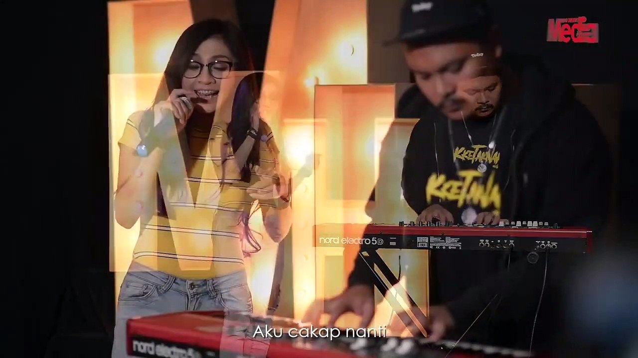 ZIZI KIRANA - NAKKETAKNAK- Live Akustik - The Stage - Media Hiburan