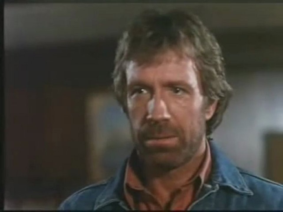 Chuck Norris Les pieds dans la gueule