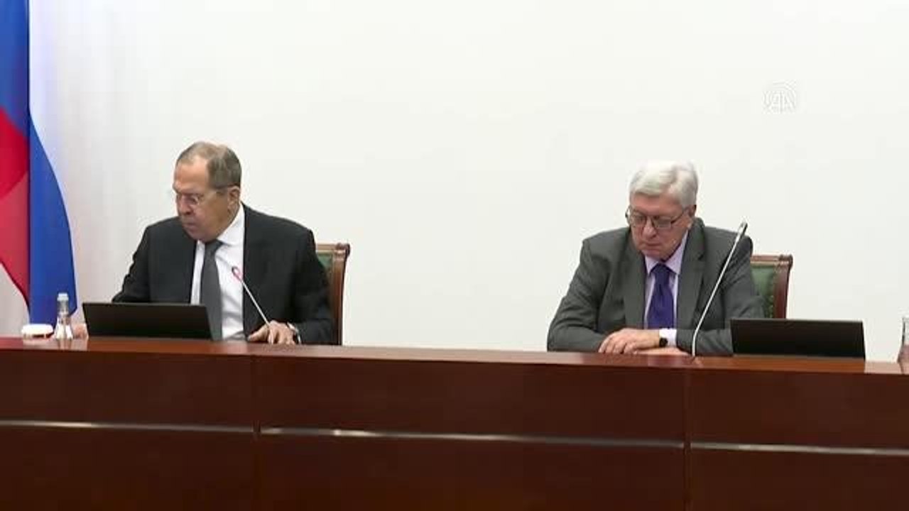 Son dakika haberi... Lavrov, Ukrayna'da NATO barış gücünün Rus askeriyle çatışmaya sebep olacağını belirtti