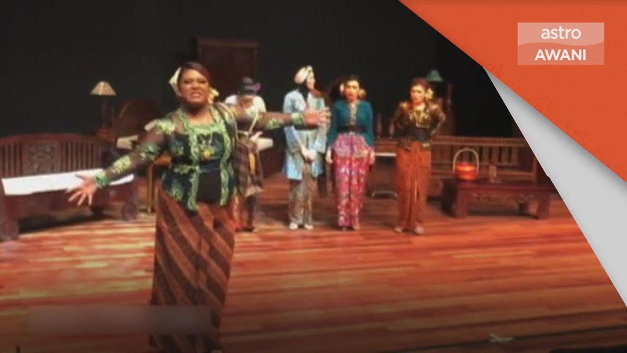 Pementasan Teater | Teater 4 Nyonya 4 Dara dala...