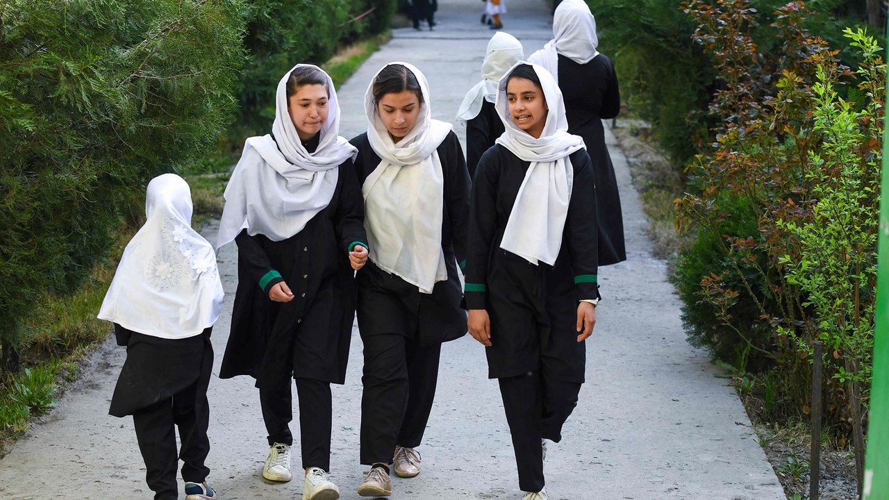 Taliban schicken Mädchen nach nur einem Schultag wieder heim
