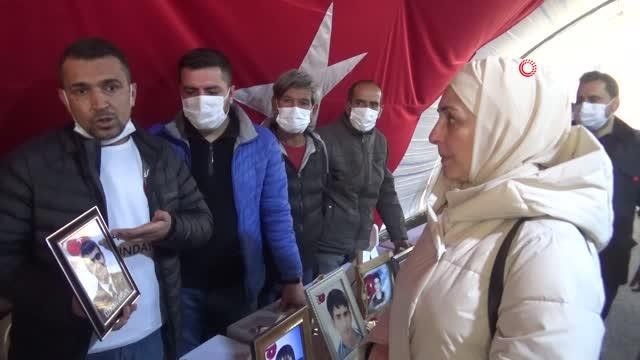 AK Parti Genel Başkan Yardımcısı Mehmet Özhaseki'nin eşi Neşe Özhaseki, evlat nöbetindeki ailelerle bir araya geldi