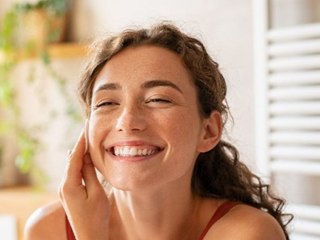 Ebenmäßiger Teint: Mit diesen Beauty-Hacks funktionierts