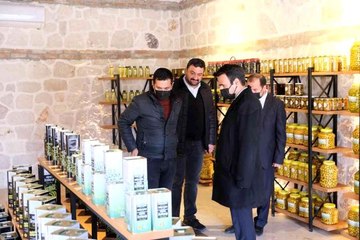 Hollanda'ya zeytin ve yöresel ürün satıldı