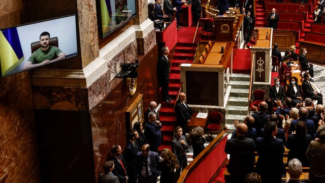 «Merci la France et gloire à l'Ukraine»: Volodymyr Zelensky est intervenu devant le Parlement français