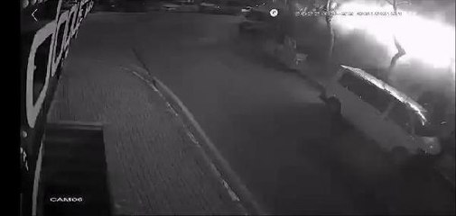 Son dakika haberleri! BEYLİKDÜZÜ'NDE YANGIN ÖNCESİ PATLAMA KAMERADA