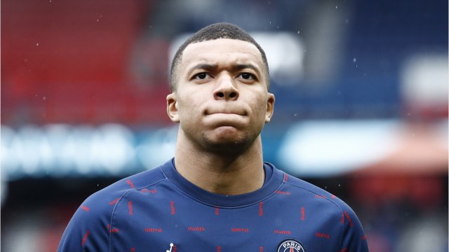 VOICI : Kylian Mbappé : pourquoi le joueur a refusé de participer aux séances photos de l'équipe de France ?