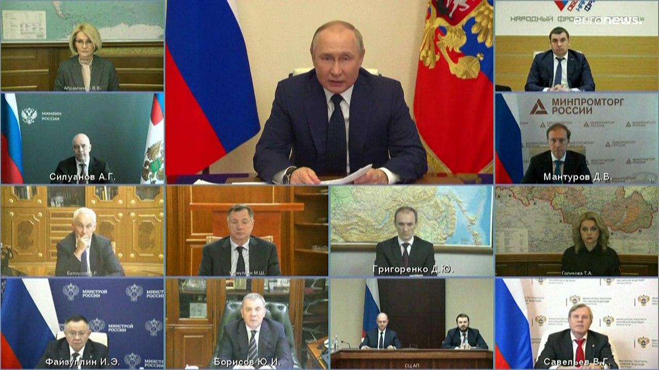 Россия будет продавать газ "недружественным странам" только за рубли