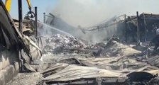 Pomezia (RM) - Incendio distrugge deposito di materiale plastico e ferro (23.03.22)