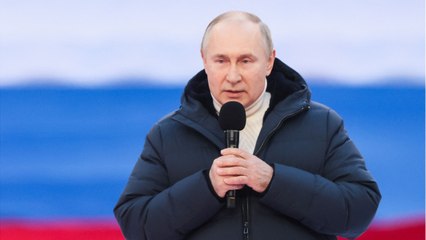 GALA VIDEO - Vladimir Poutine : sa doudoune à 12 000 euros fait jaser